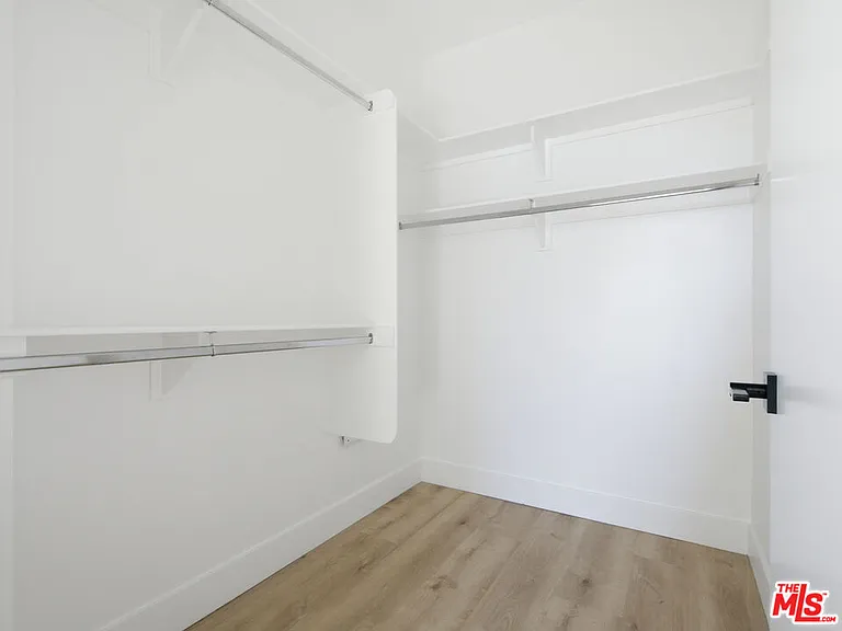 5657 Virginia Ave #302 — Photo 15