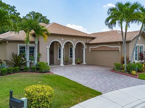 832 SW Vineland Ct, Pt Saint Lucie, FL 34986