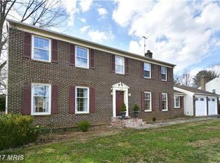 1430 Rosewood Hill Dr, Vienna, VA 22182