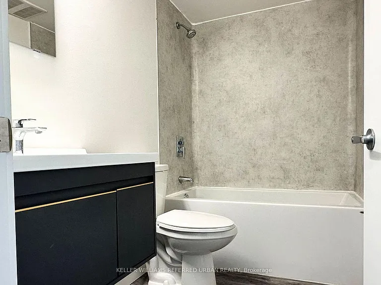 325 University Ave W #112 — Photo 3
