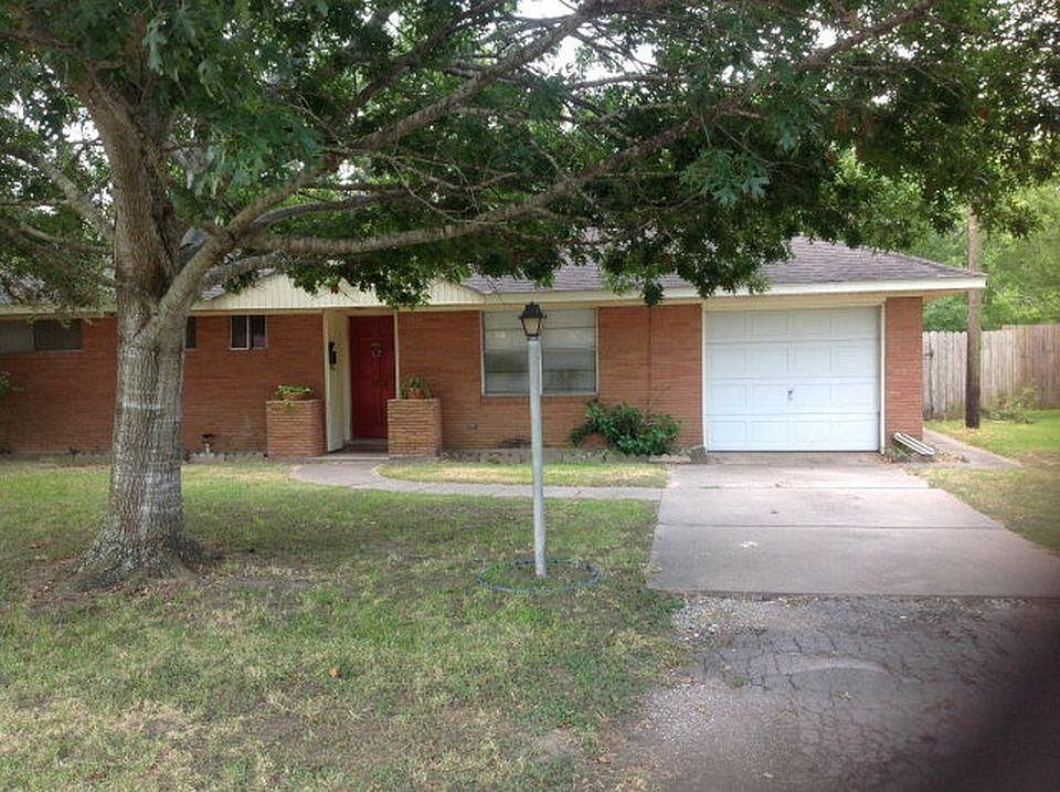 1st image of 3212 3rd St
