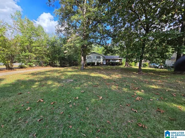 633 4th Ct, Pleasant Grove, AL 35127