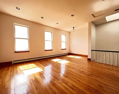 Rented by Modern Spaces | media 2