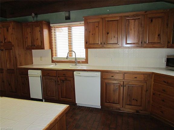 3rd image of 1273 Cedar Creek Dr