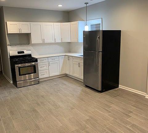 2nd image of 4018 S Rockwell St #1R