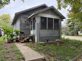 1 Harbord Dr, Bloomington, IL 61701