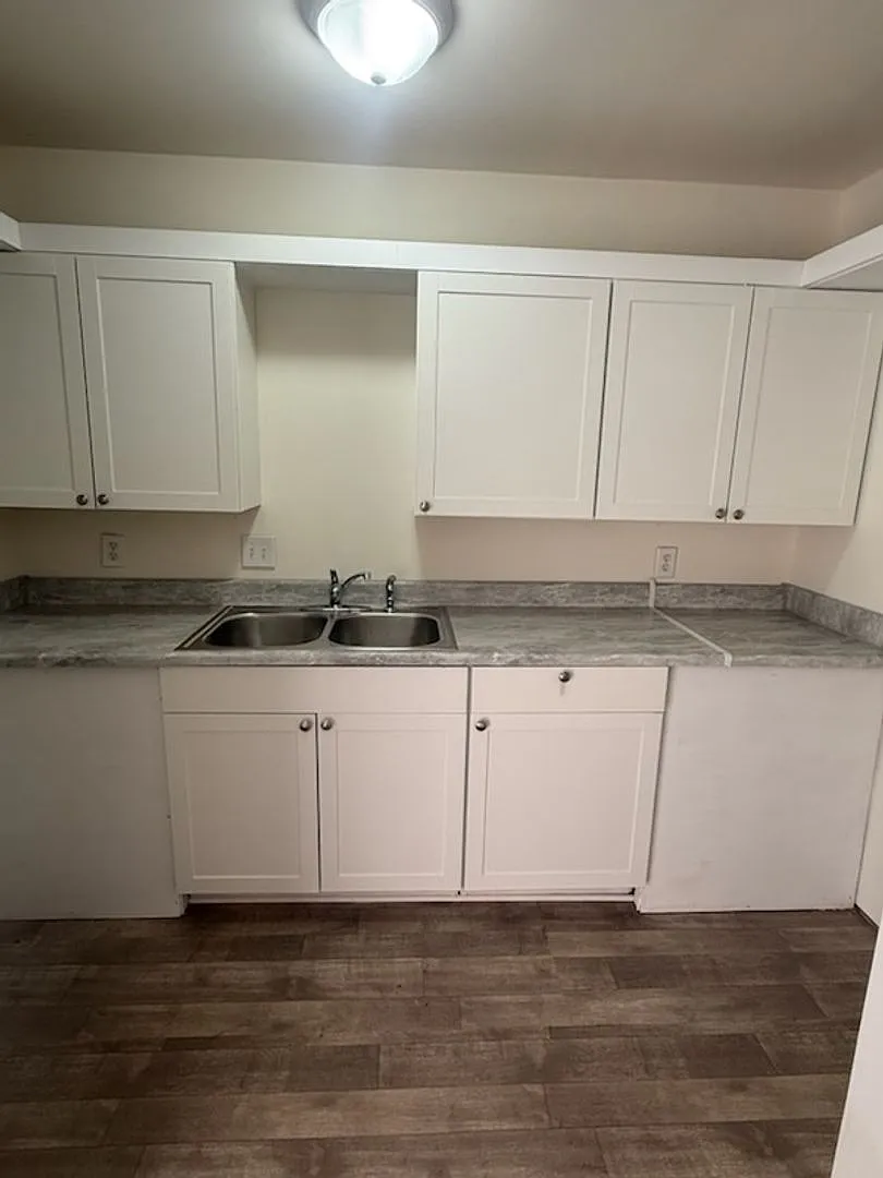 605 Sunset Ave — Photo 3
