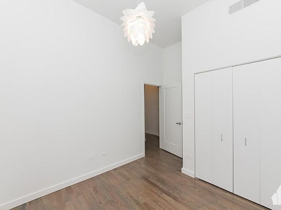 3rd image of 600 W Lake St #404