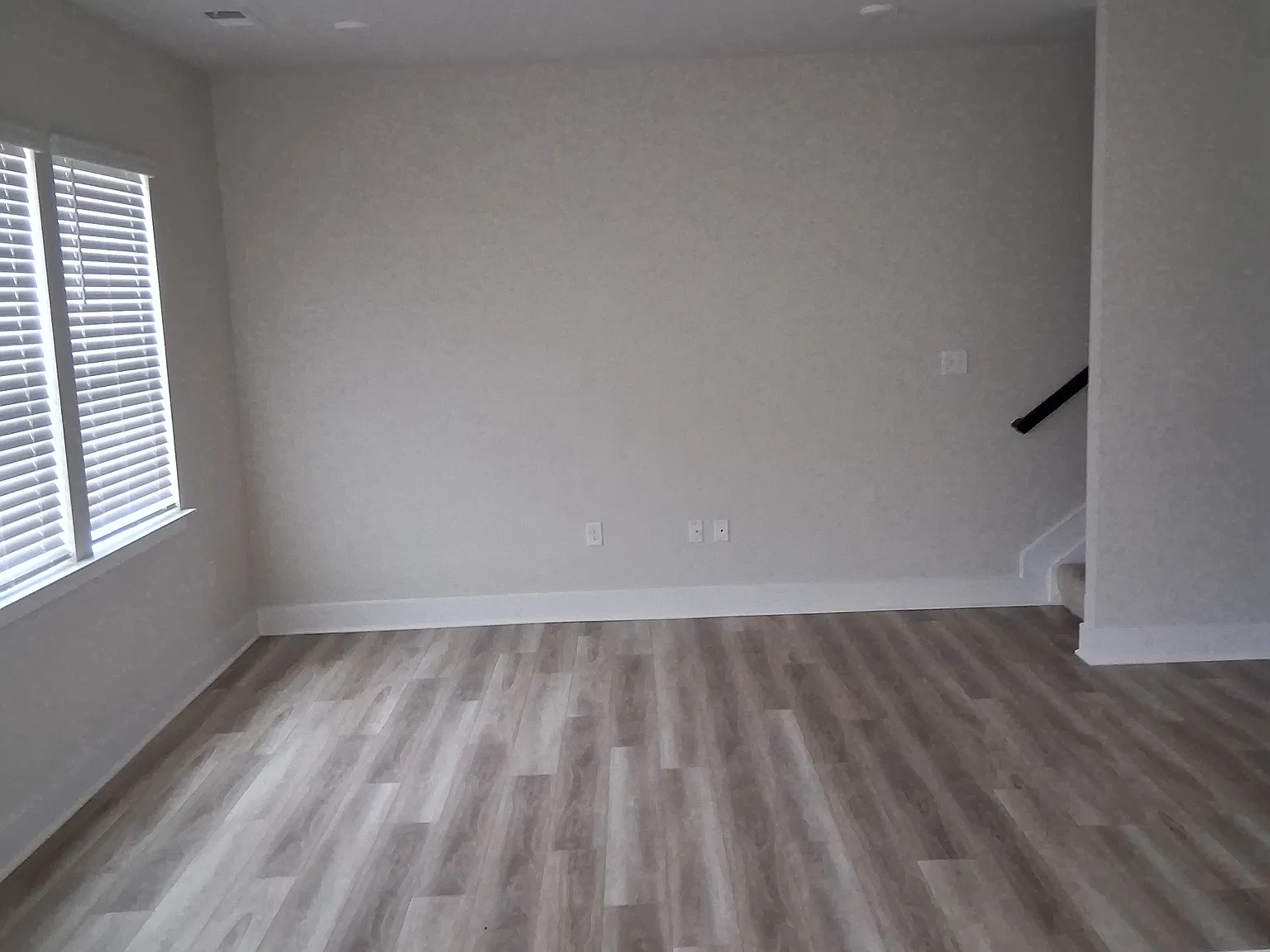 3 bed, 1600 sqft, $2,500 — Photo 2