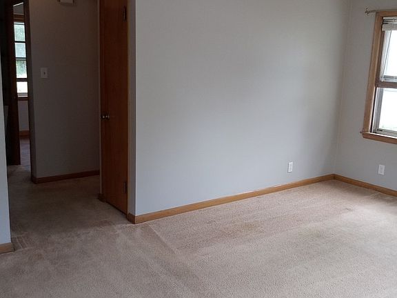 3rd image of 6919 W Melvina St