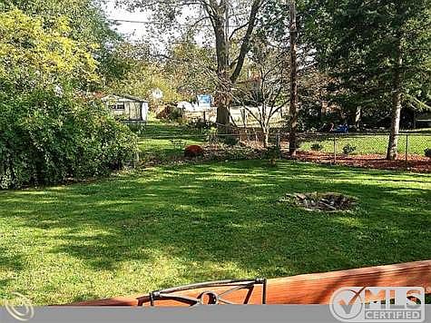 3rd image of 806 Center Dr