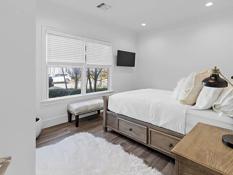 37 Village Green Dr — Photo 11