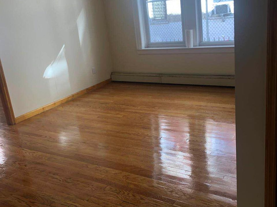2nd image of 1611 Quentin Rd #4