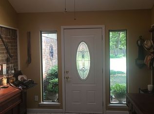 607 N Riverside Dr, Grapevine, TX 76051