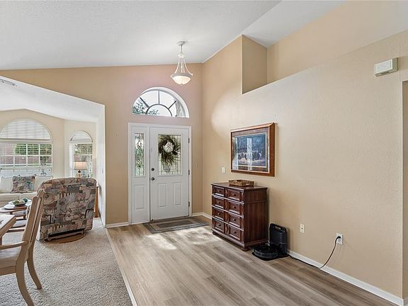 5th image of 363 Quane Ave