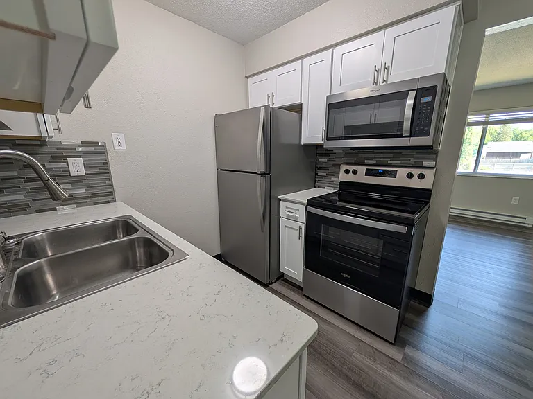 6110 Monroe St #15 — Photo 3
