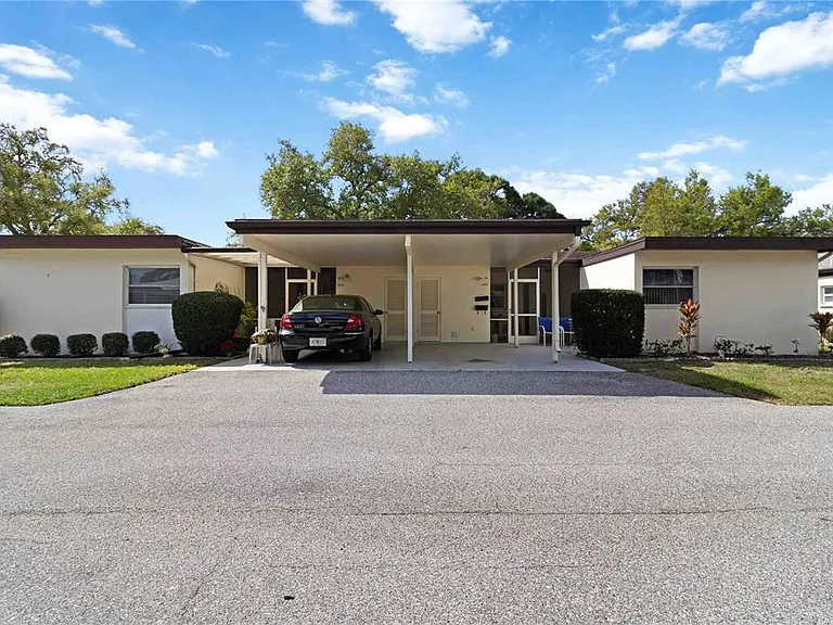 6215 Green View Cir #74 — Photo 1