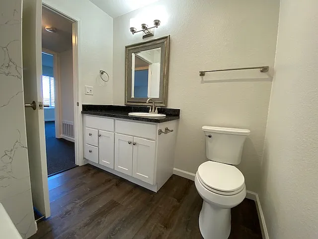 Lake View Terrace — Photo 9