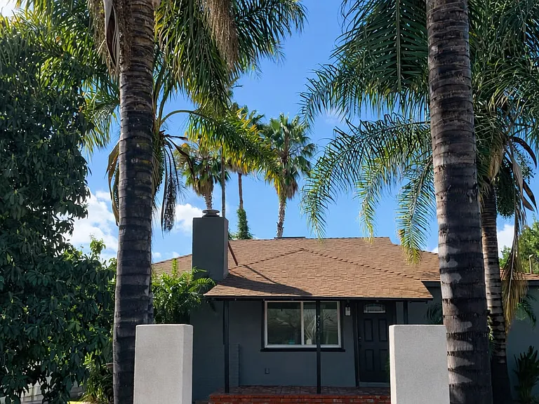 7523 Darby Ave — Photo 19