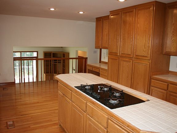4th image of 1405 W Lake Sammamish Pkwy SE
