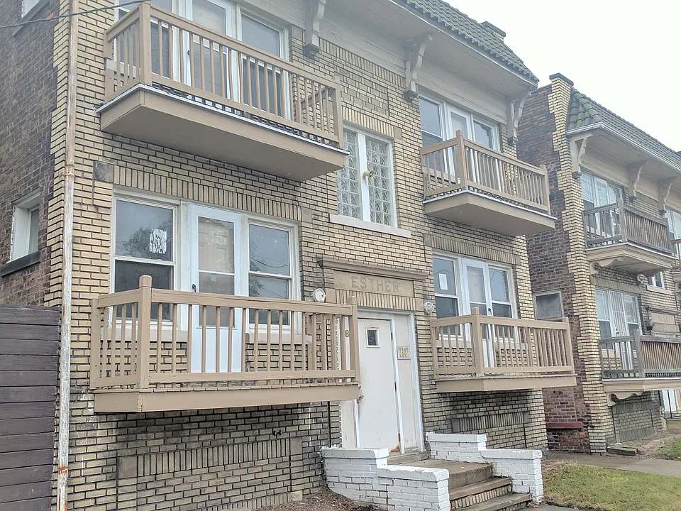 558 E 140th St #3