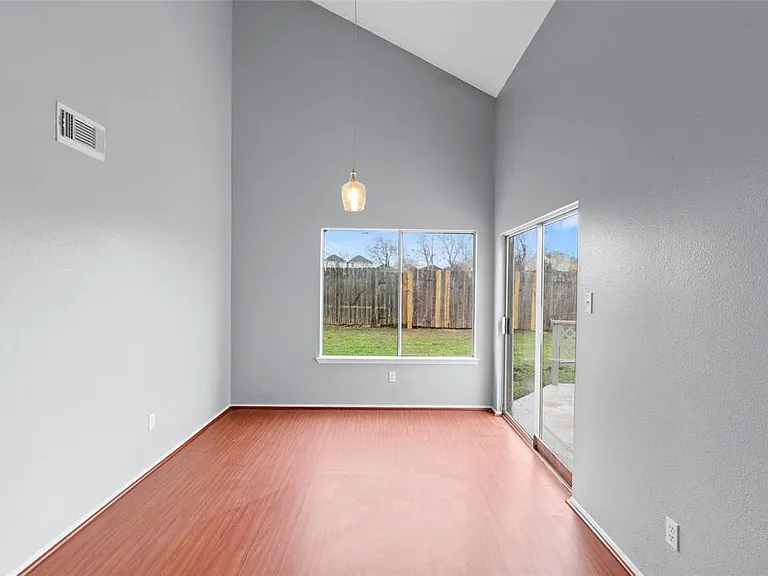 12162 Huntington Venture Dr — Photo 9
