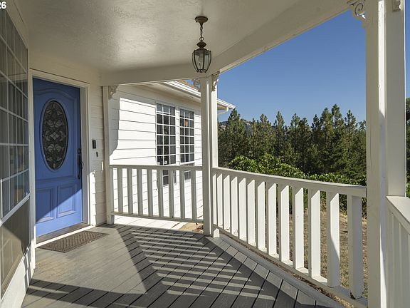 5th image of 1495 Echo Dr