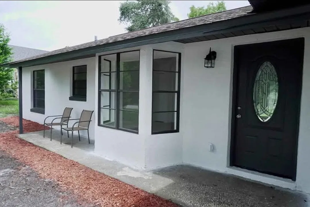3 bed, 1211 sqft, $2,200 — Photo 3