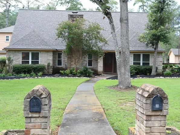 1722 Camille St, Pinehurst, TX 77362