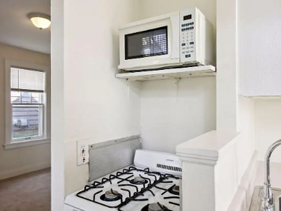 3rd image of 3120 Fremont Ave S APT 3