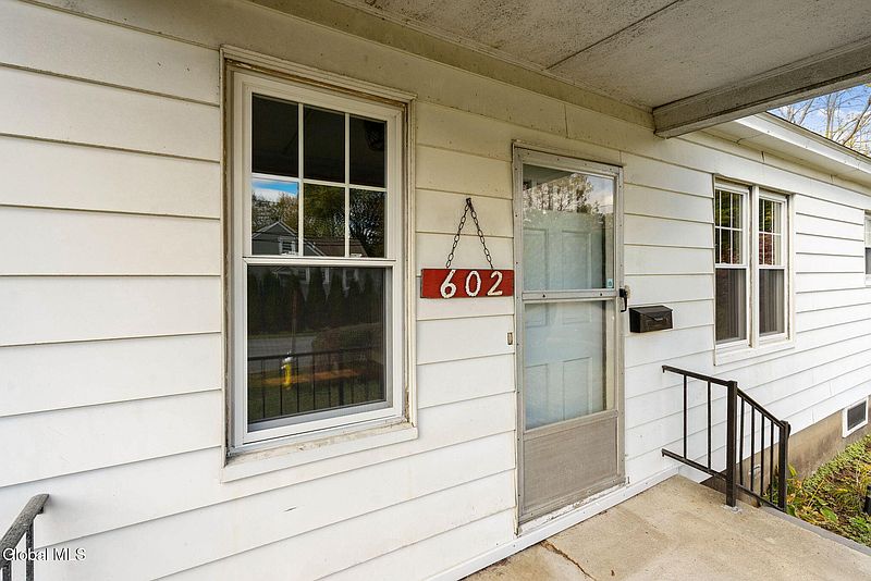 4th image of 602 Charles Street