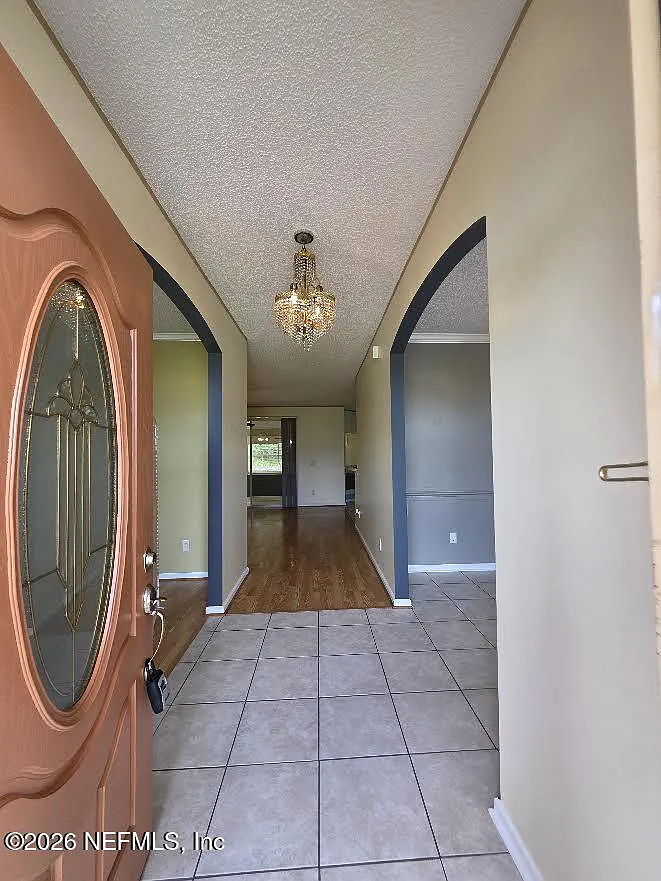 3 bed, 2.0 bath, 1985 sqft, $2,500 — Photo 4