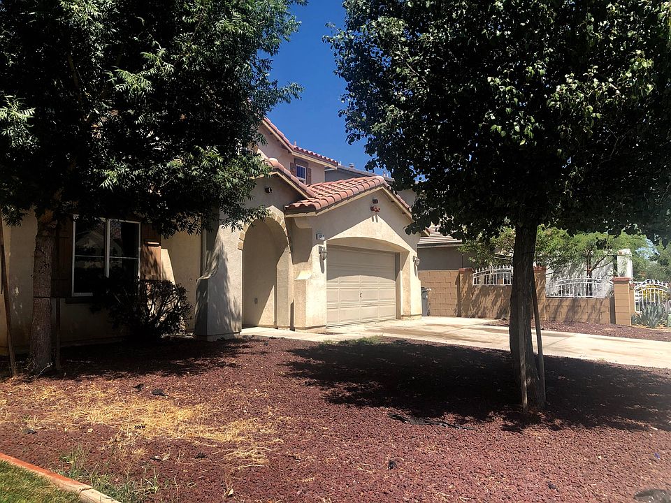 1st image of 2757 Emerald Ln