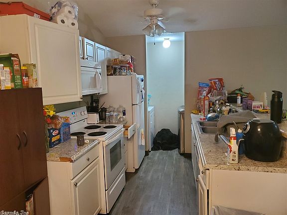 4th image of 121 Rockyreef Cir