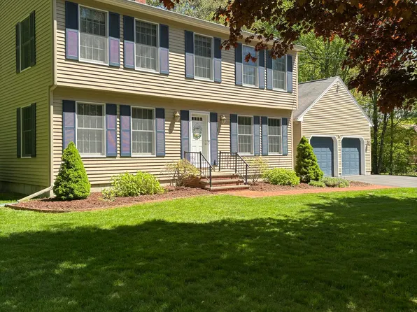 137 Cedarwood Road, Auburn, ME 04210