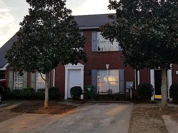 2nd image of 5792 Strathmoor Manor Cir