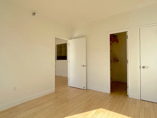 Rented by Compass | media 28