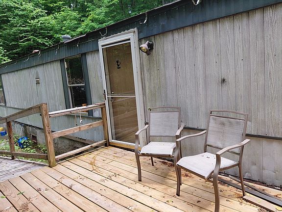 5th image of 220 Mountain Spring Rd