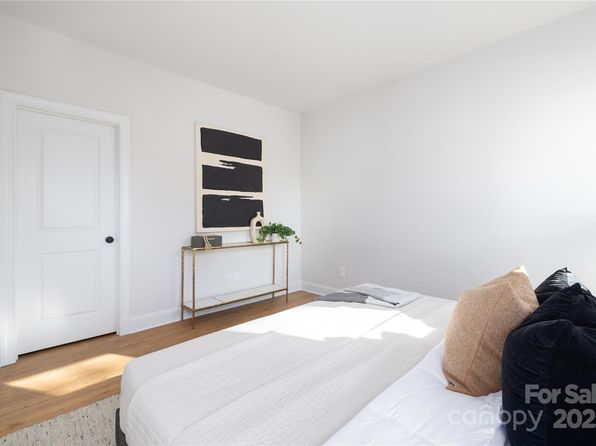 charlotte-north-carolina-452269501 picture