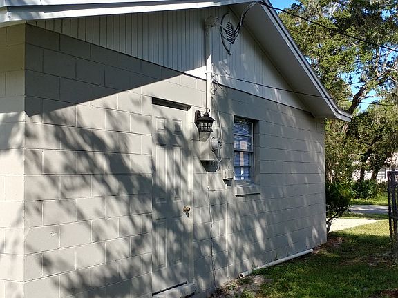 3rd image of 1614 Oak Ave