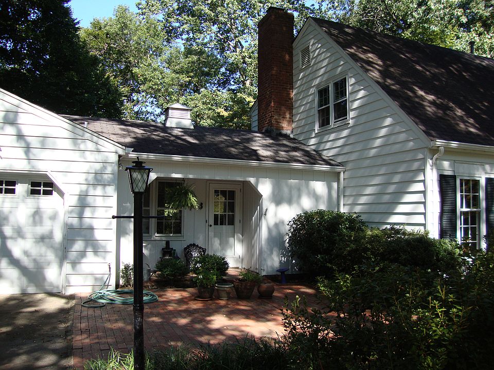 2nd image of 5017 N Hills Dr