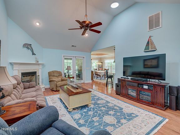 4th image of 1106 Jamesford Court