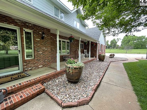 2nd image of 2509 N Meadowlake Dr