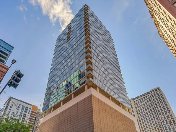 550 N Saint Clair St APT 1904, Chicago, IL 60611