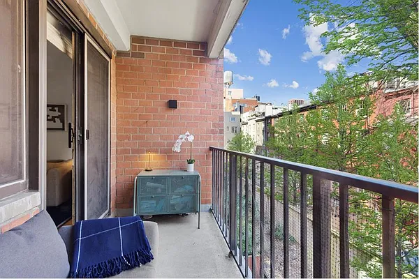 Sold by Douglas Elliman | media 7