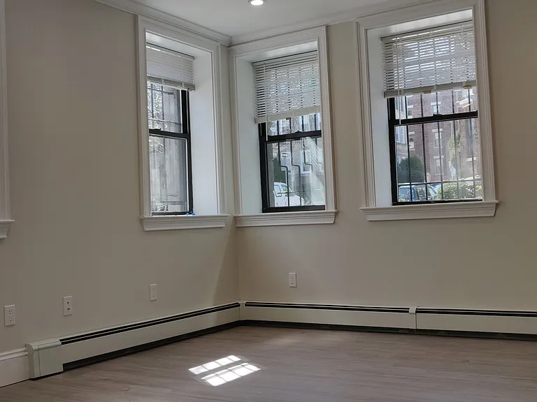 31 Glenville Ave #A — Photo 19