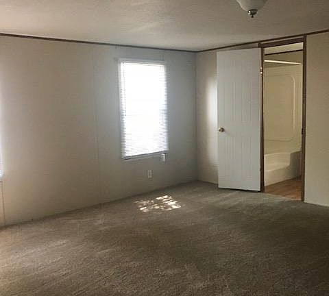 5th image of 926 Bens Ln