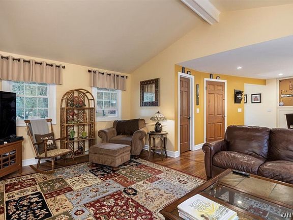 5th image of 2 Mount Airy Dr