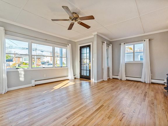 3rd image of 615 Center Bay Dr