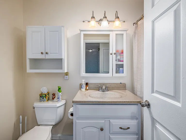 Walk to UC & UC Medical | 1BR/2BR Apartments — Photo 12